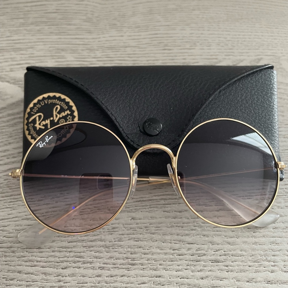Ray-Ban Women’s Gold Frame Round Sunglasses with Black-to-Gray Gradient Lenses